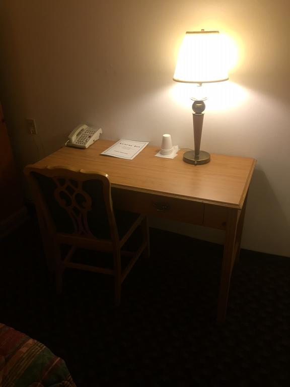 Luxury Inn & Suites Lincoln Bagian luar foto