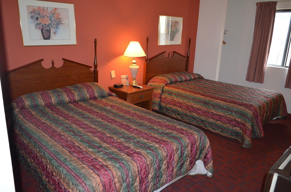 Luxury Inn & Suites Lincoln Bagian luar foto