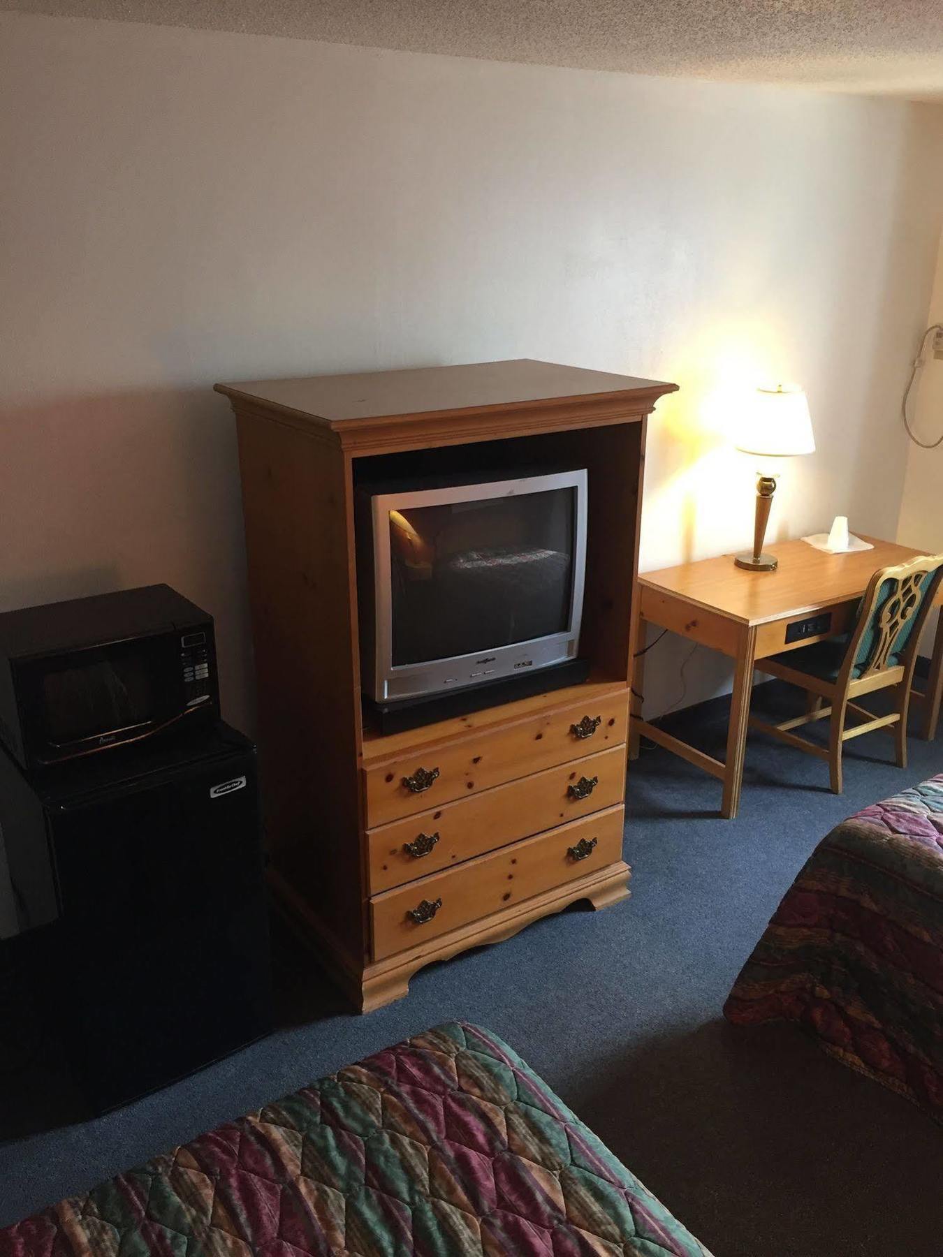 Luxury Inn & Suites Lincoln Bagian luar foto